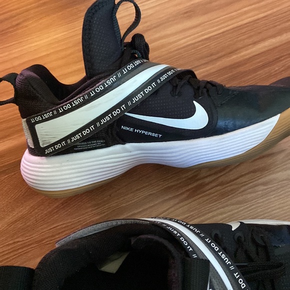 women’s nike react hyper set volleyball shoes - Picture 4 of 5